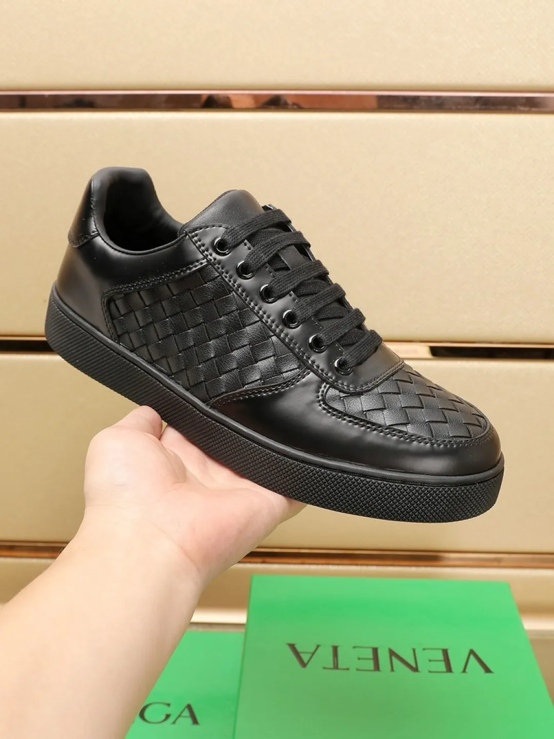 Men's Men's Shoes💰P 500💰【BV】Classic Casual Shoes🔍Winning the world's recognized top brand with details and creativity, the details highlight traditional hand stitching. The upper is made of original first-layer cowhide woven surface, and the cowhide lining is environmentally friendly. ♻️Does not fade. 💪Sole: Rubber original outsole specially provided by the original factory. ⚠Can be entered and exited at will. Welcome to compare. ⚠Number of sizes: 38-45 (customized in 45)